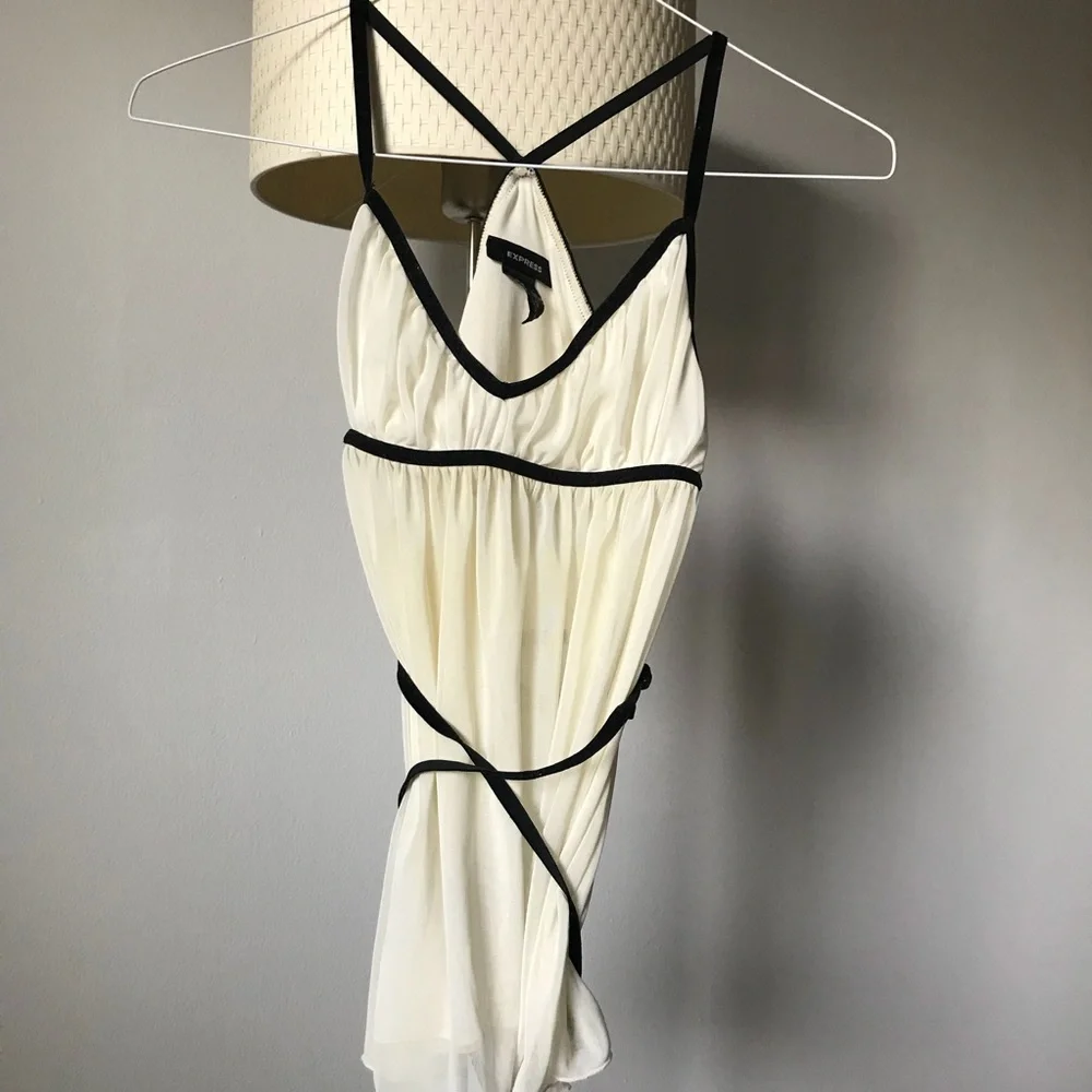 Express| Roman-esque Babydoll Sheer Top - Picture 5 of 9